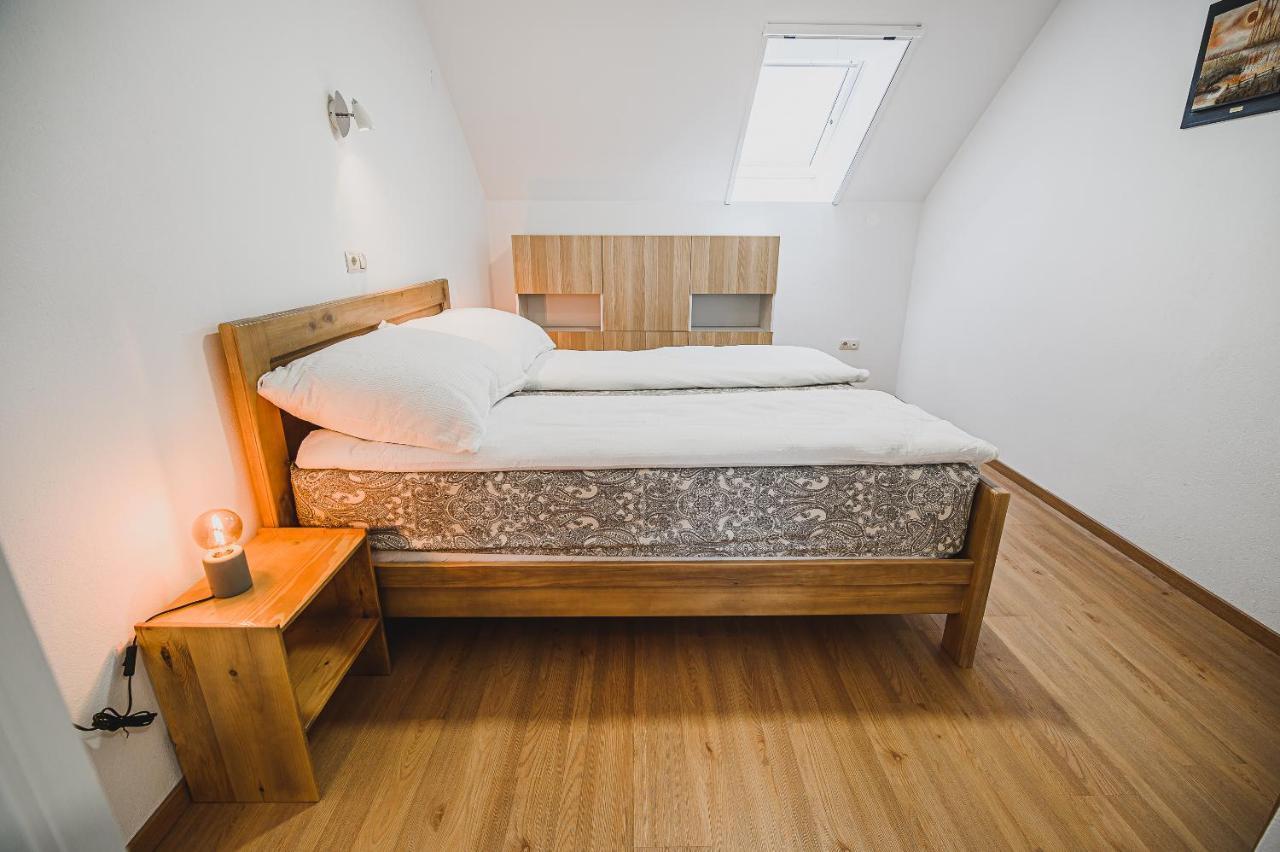 Mojcin Pisker Apartment House Kranj Exterior foto